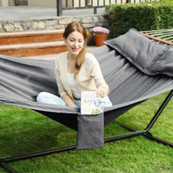 SONGMICS Hängematte, 210 X 150 Cm, Mit 2 Kissen, Bis Zu 300 Kg Belastbar, Mit 2 Holzstangen, Outdoor, Grau GDC022G01 -Deutschland Garten Zier Verkaufs-Shop 83a14864fb278c6f8f637554a8682a1e