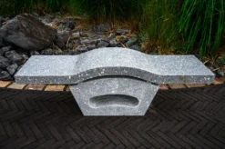 Granit Sitzbank In Wellenform