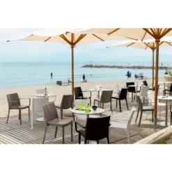 Stapelbarer Bar-Gartenstuhl Mit Armlehnen Victoria BICAFarbe: Weiß, Höhe (cm): 82, Breite (cm): 58, Tiefe (cm): 55, Zusammensetzung: POLYPROPYLENE, Modelle: VICTORIA, Länge (cm): 55 -Deutschland Garten Zier Verkaufs-Shop f02454a1dba0e348e9f915d8d9ba3fc8 1